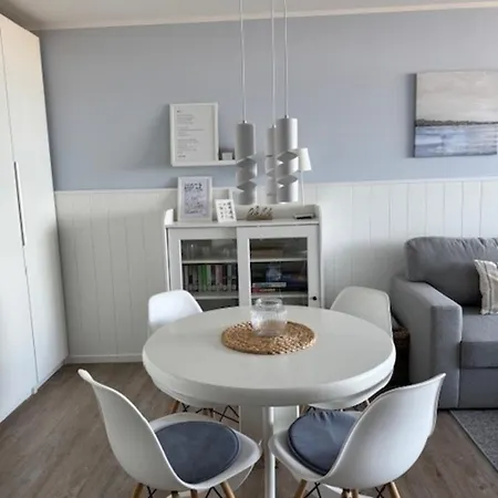 - Haus C, App 0c0909 Apartment *